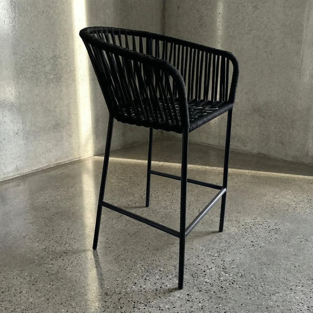 Banco Tejido estilo Capri Negro
